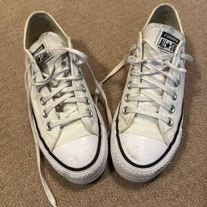 Converse platform white - size 5 but I’m normally a 6